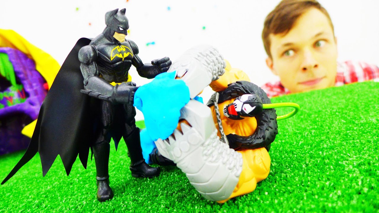 Video-dlya-detej-Fyodor-i-Betmen.-Plastilin-svoimi-rukami.-Mashinki-i-Lego.-Video-pro-igrushki