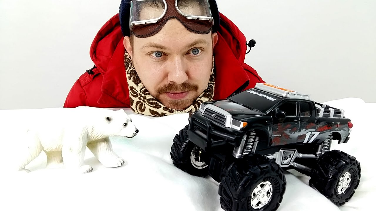 Video-dlya-detej-Garazh-Aleksa-Mashinki.-Tojota-Tundra.-Test-drajv