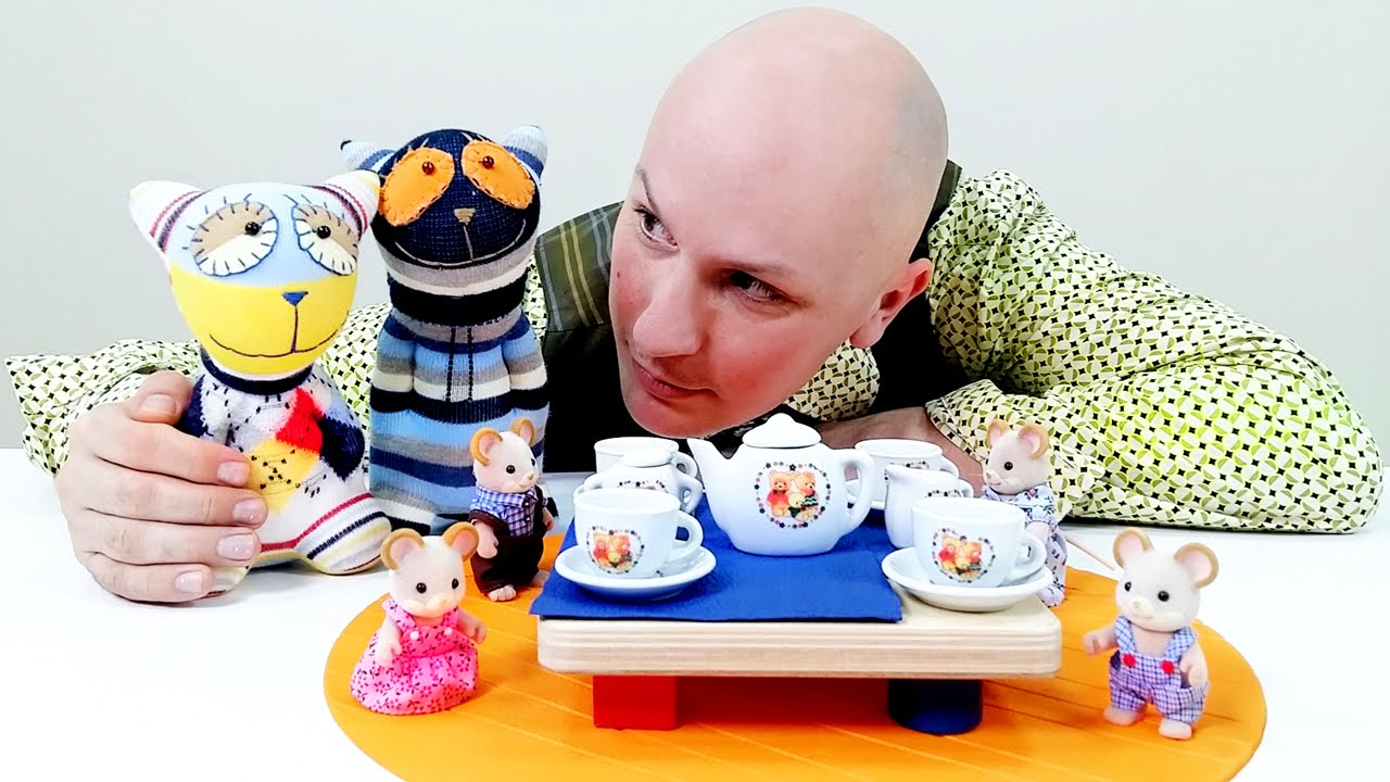 Video-dlya-detej-Koshki-Myshki-Igrushki-i-Igry-dlya-detej.-CHaepitie