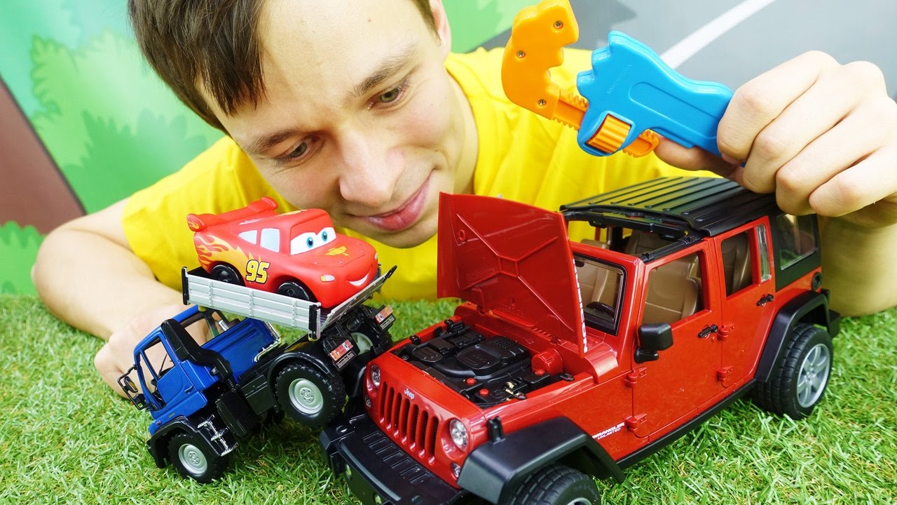 Video-dlya-detej-Makvin-i-Fyodor-novye-igry-i-mashinki-Video-pro-igrushki-ishhem-dzhip