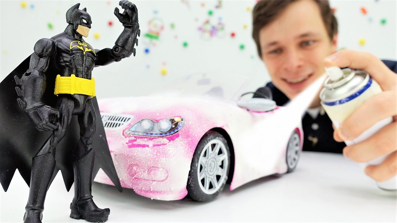 Video-dlya-detej-igry-v-mashinki.-V-garazhe-u-Fyodora-Betmen-Barbi-Tobot-Engri-Byords-i-drugie