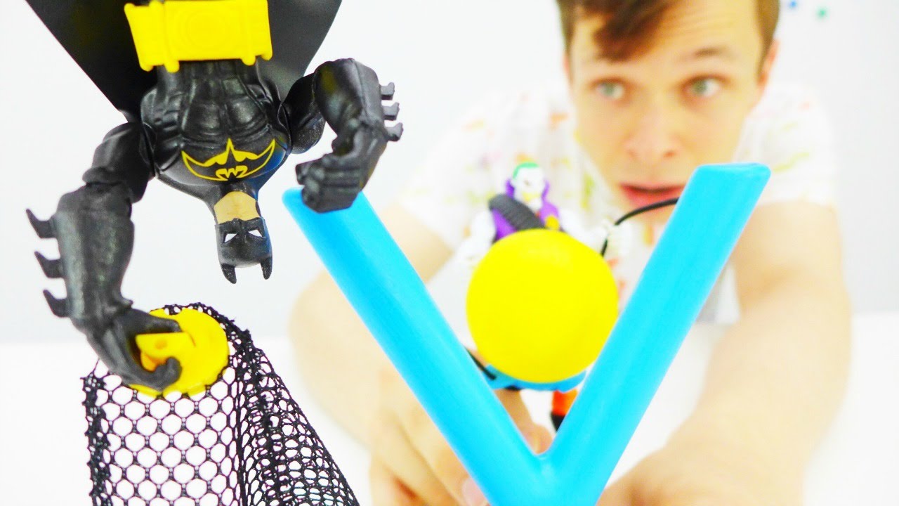 Video-dlya-malchikov-pro-supergeroev-BATMAN-BETMEN-speshit-na-pomoshh-Osvobozhdenie-Supermena