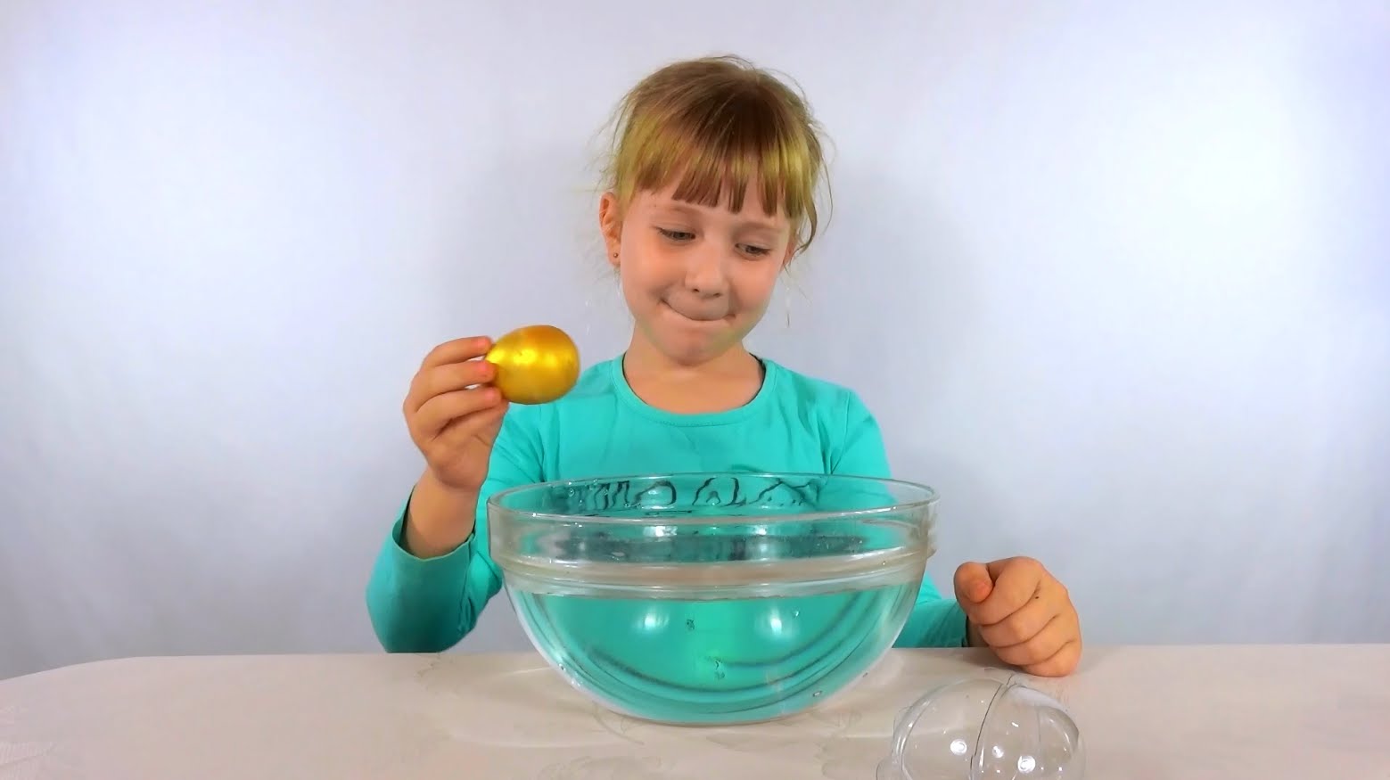 YAjtso-s-syurprizom-vyrashhivaem-dinozavrika-s-yajtsa-Egg-with-a-surprise-to-grow-dinosaur-eggs