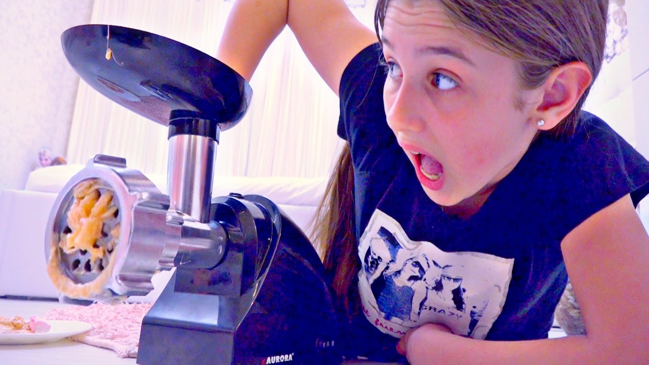 BAD-BABY-VS-BESHENAYA-MYASORUBKA-Bad-Baby-VS-Crazy-meat-grinder