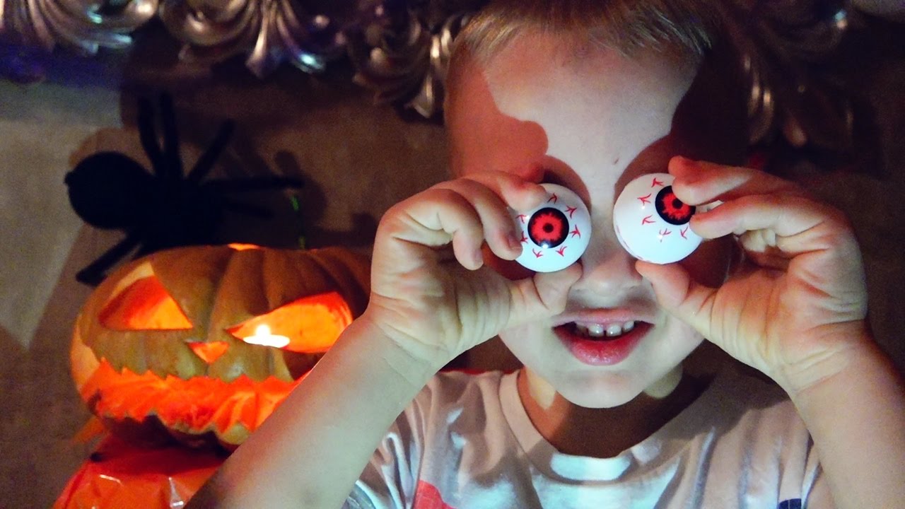 Bad-Baby-Vrednye-Detki-Prikoly-na-Hellouin-nad-Mamoj-DIY-Halloween