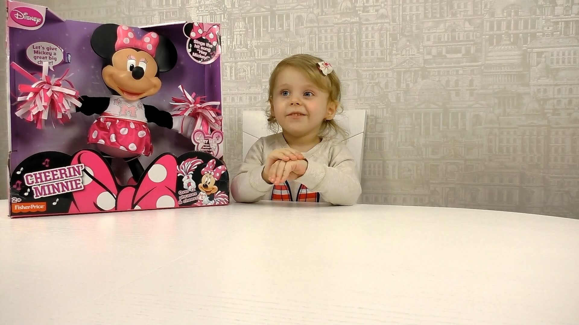 Bolshaya-Minni-Maus-otkryvaem-i-igraem-Large-Minnie-Mouse-unboxing-and-tried-out