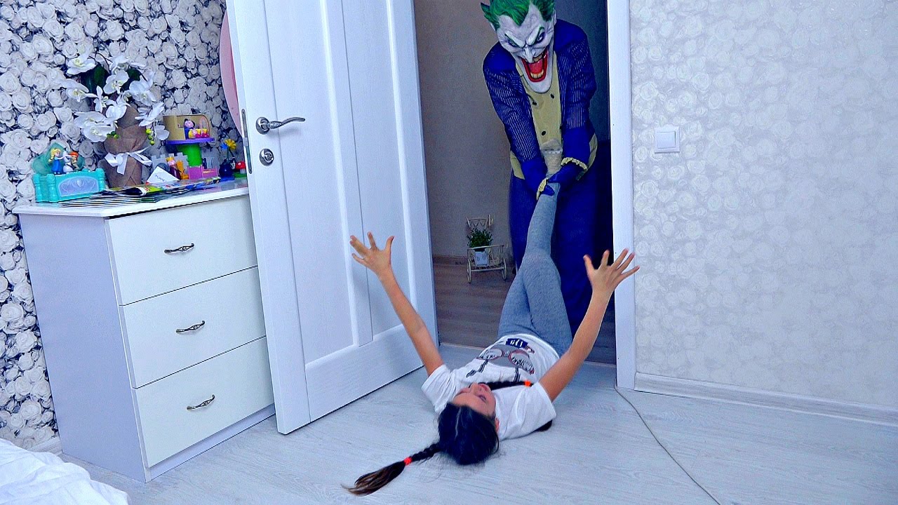 Detej-pohitil-DZHOKER-Dana-v-rasteryannosti-Dlya-detej-KIDS-Children