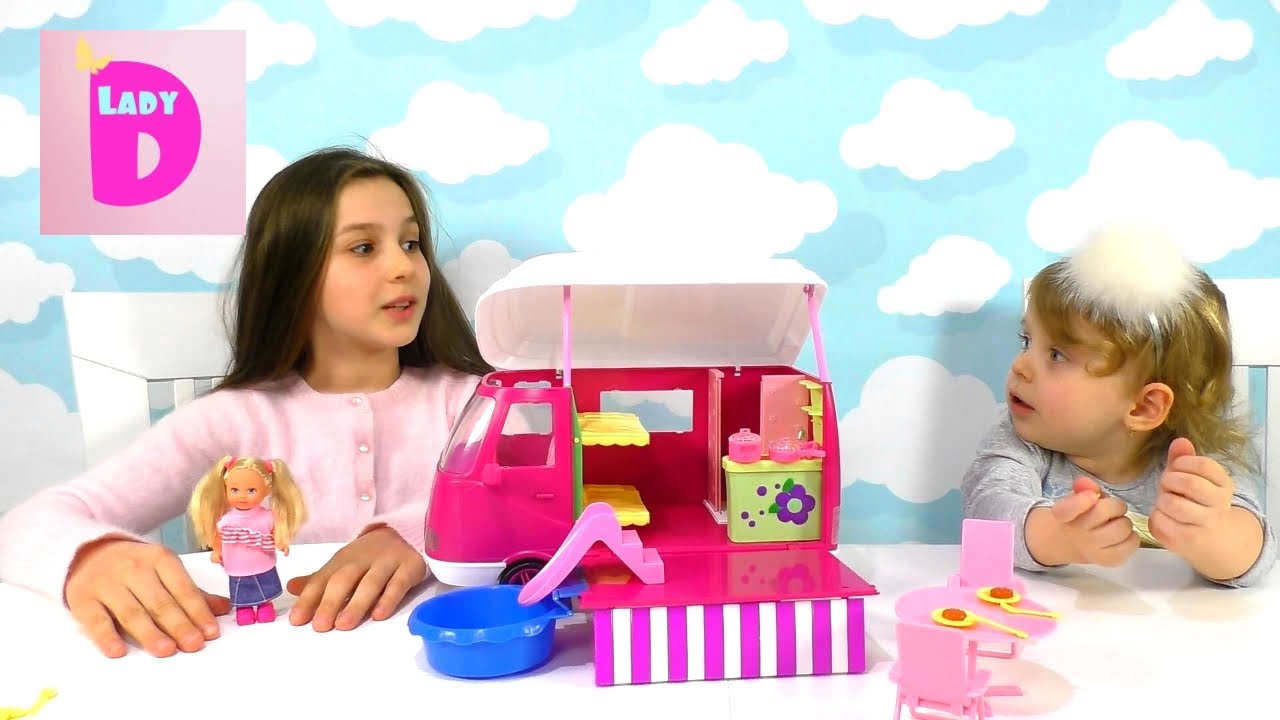 Evi-love.-Camper.-Igrovoj-nabor-furgon-s-kukloj.-Raspakovka
