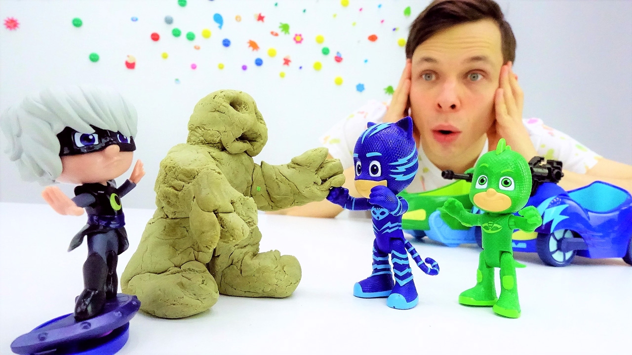 Geroi-v-maskah-video-s-igrushkami-Lunnaya-Devochka-zahvatila-gorod-Ketboj-i-Gekko-speshat-na-pomoshh