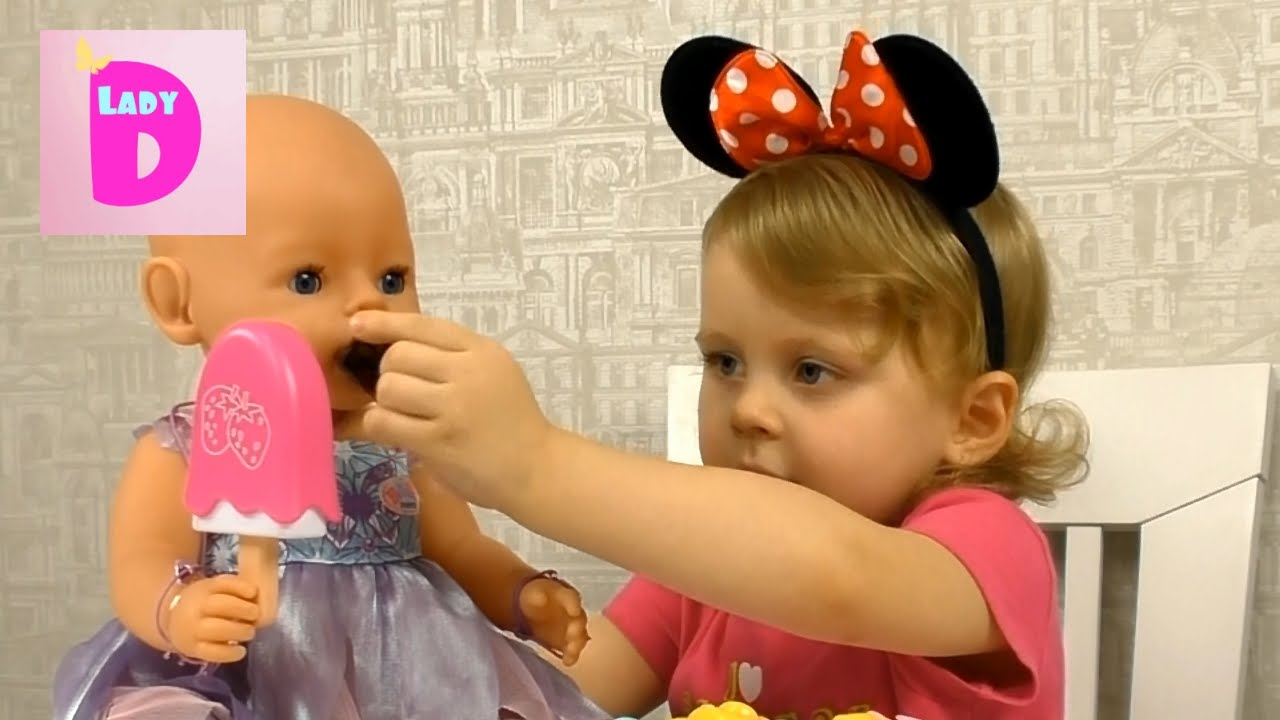 Otkryvaem-nabor-sladostej-i-ugoshhaem-Bebi-Borna-Unboxing-sweets-set-and-play-with-Baby-Born