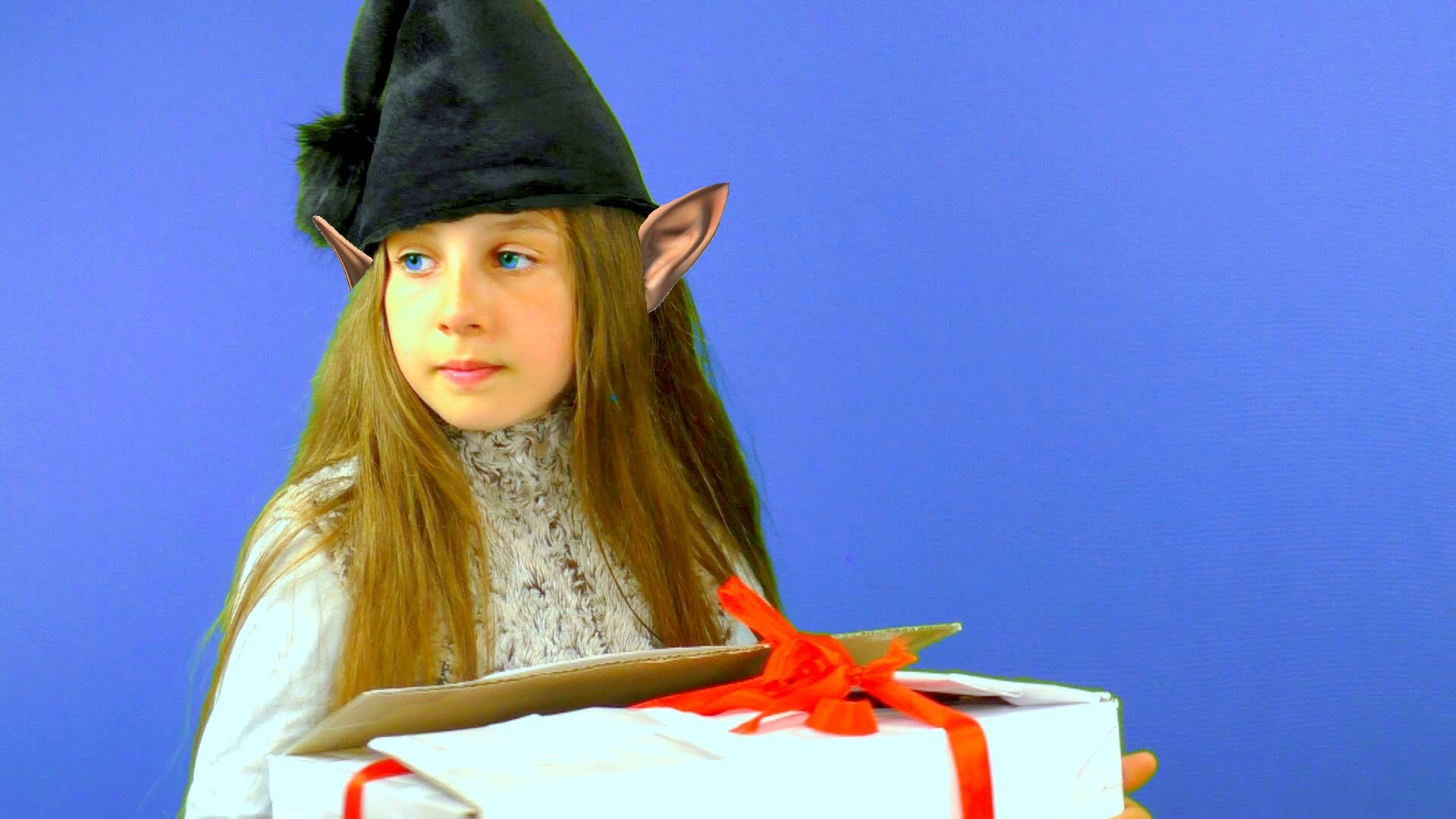 Posylka-ot-Elfa-Raspakovka-posylki.-Masha-i-Medved