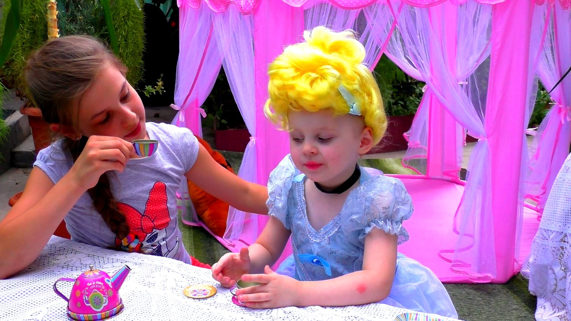 Printsessa-DISNEY-Perevoploshhenie-v-Zolushku-Video-dlya-detej-KIDS-Children