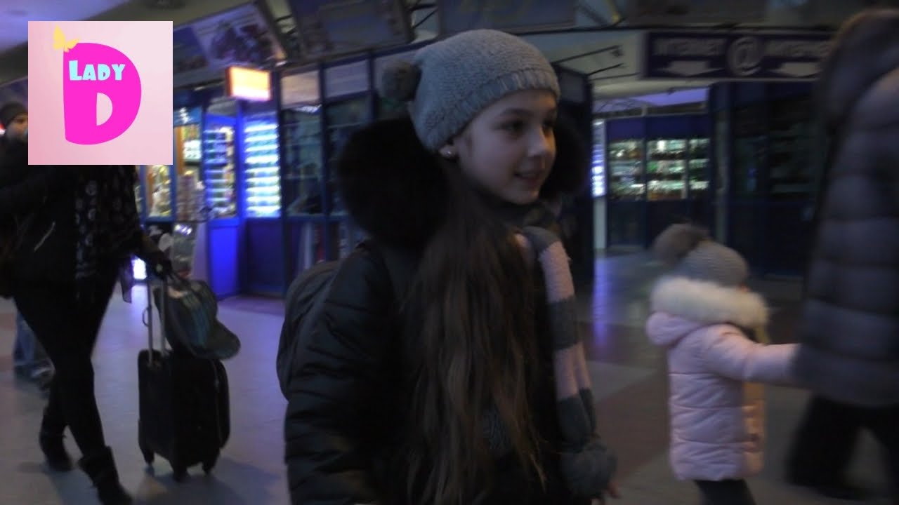 VLOG-Edem-v-Kiev-Zaselyaemsya-Otkryvaem-syurprizy-v-poezde