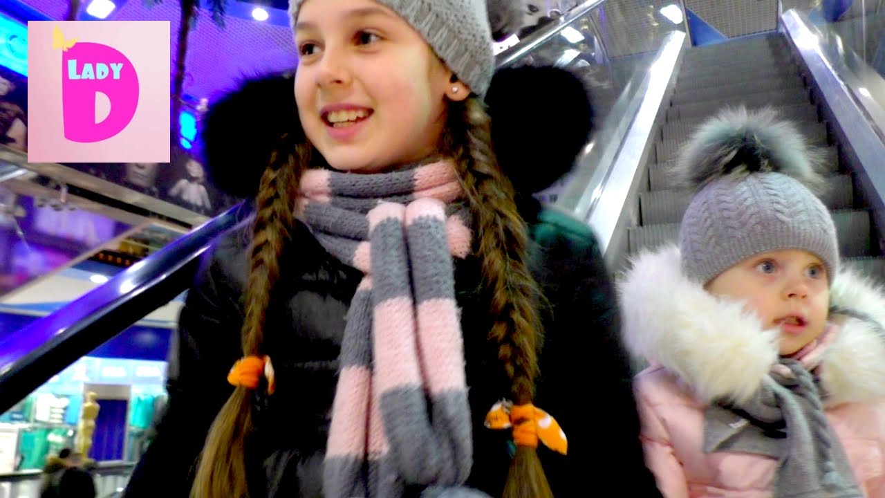 VLOG-Kiev-den-1-Edem-v-razvlekatelnyj-tsentr-Dream-Town-Video-dlya-detej