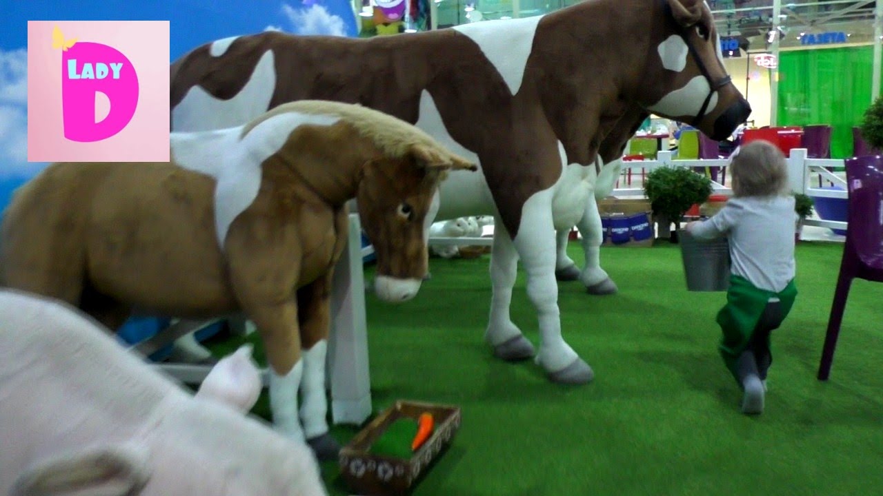 VLOG-Kiev.-Kids-Will-Dana-i-Diana-probuyut-sebya-v-raznyh-professiyah.-Video-dlya-detej