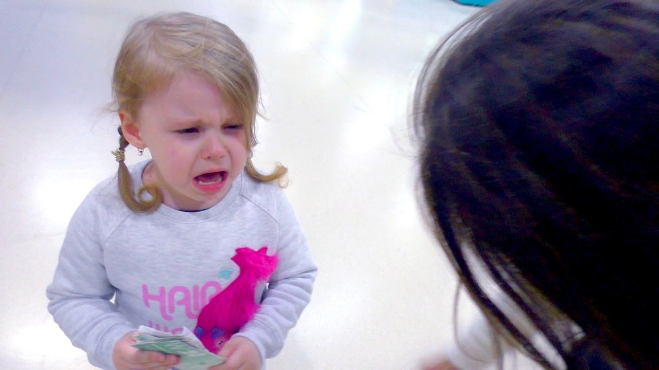 VLOG-U-Dany-ISTERIKA-Lovim-prestupnika-Gotovim-PITSTSU-Dlya-detej-KIDS-WILL-Children-Razvlecheniya