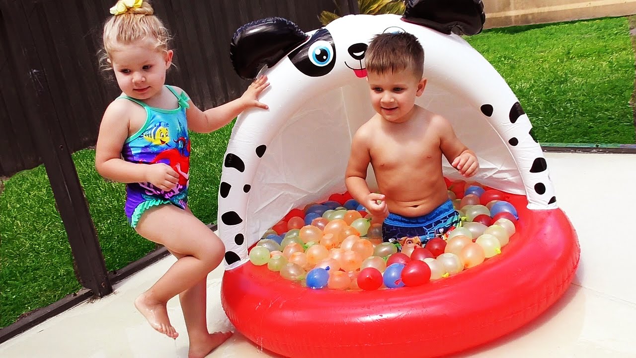 Bad-Baby-BITVA-Vrednye-Detki-ATAKUYUT-PAPU-SHariki-s-Vodoj-Water-Balloons-Fight-Funny-Video-for-Kids
