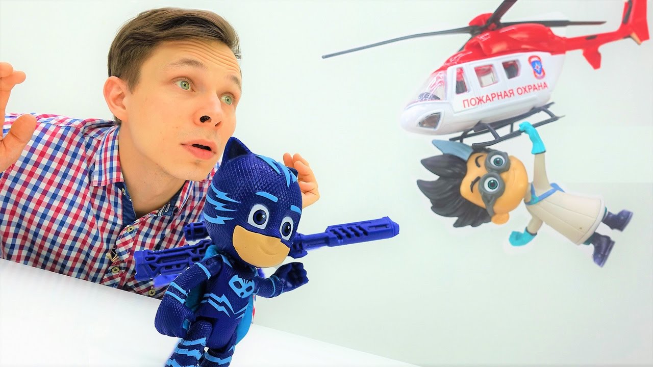 Geroi-v-Maskah-i-Hot-Vils-video-pro-igrushki-Novye-mashinki.-Romeo-razrushil-trek-Hot-Vils