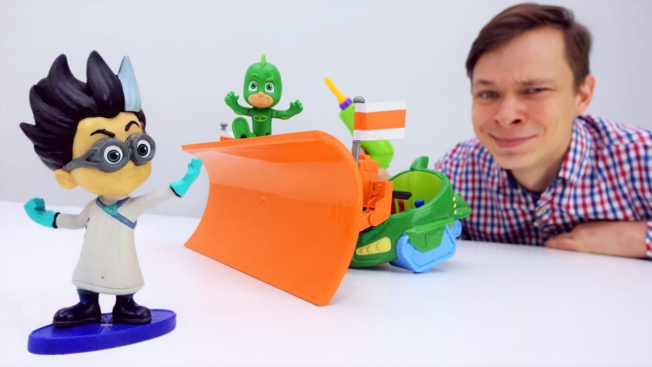 Geroi-v-Maskah-video-s-igrushkami.-Boi-mashinok-Romeo-igraet-nechestno.-Papa-Tajm