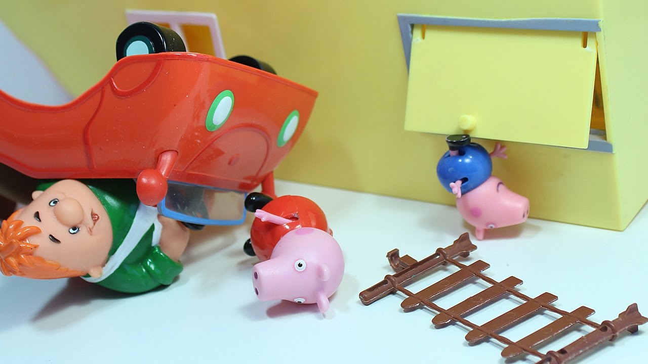 Multik-iz-igrushek.-Svinka-Peppa-i-Karlson-RAZBILI-MASHINU-papy-Svina.-Multfilm-onlajn