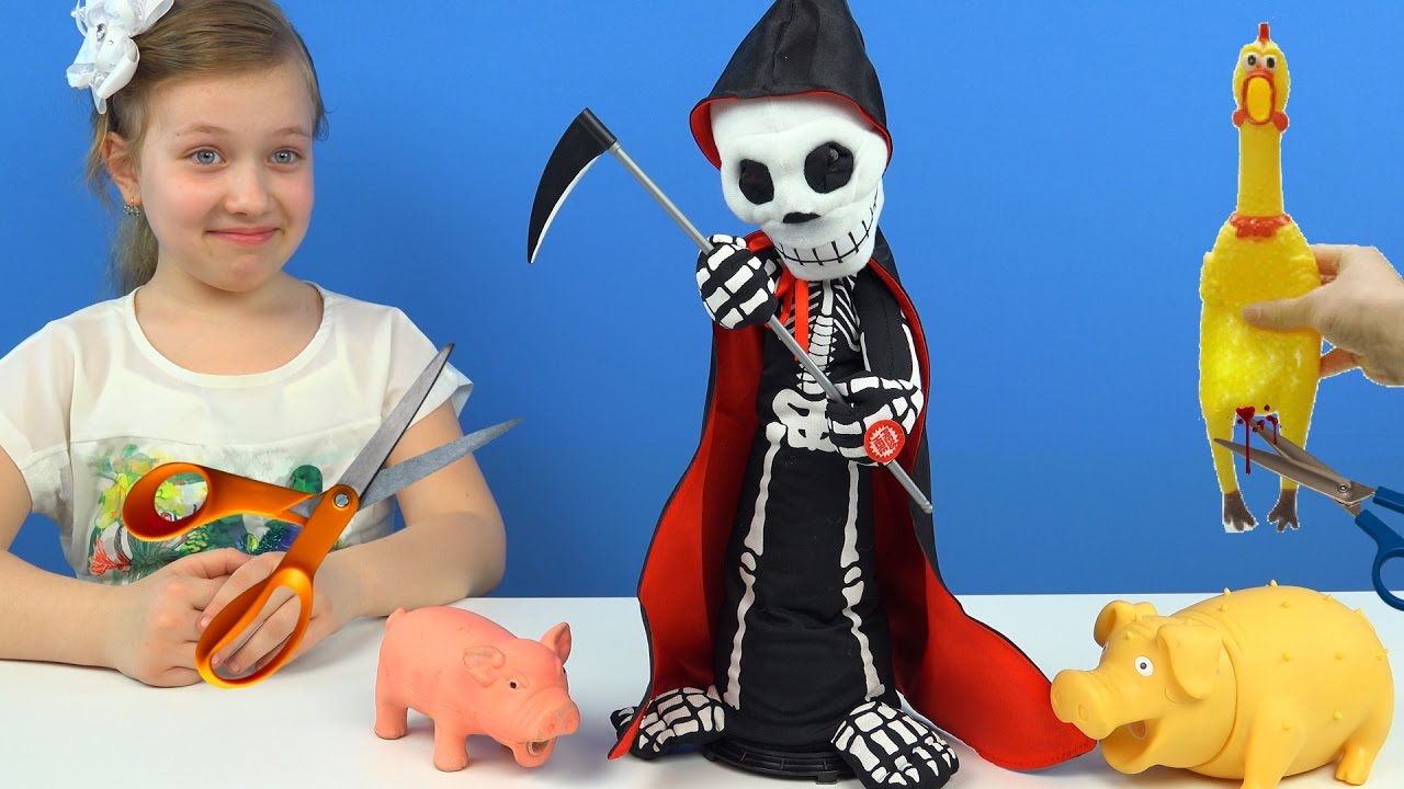 REZHEM-IGRUSHKI-Razrezaem-tantsueshhego-skeletika-i-Hryukayushhih-svinok-CHTO-VNUTRI