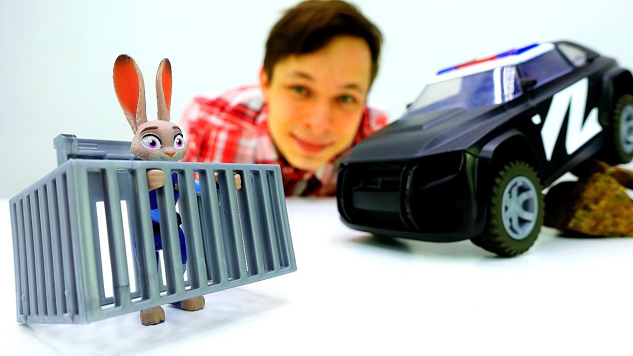 Super-Sborka-Politsejskaya-MASHINA-dlya-Dzhudi-Hops-Video-s-igrushkami-Zveropolis-Igry-dlya-malchikov