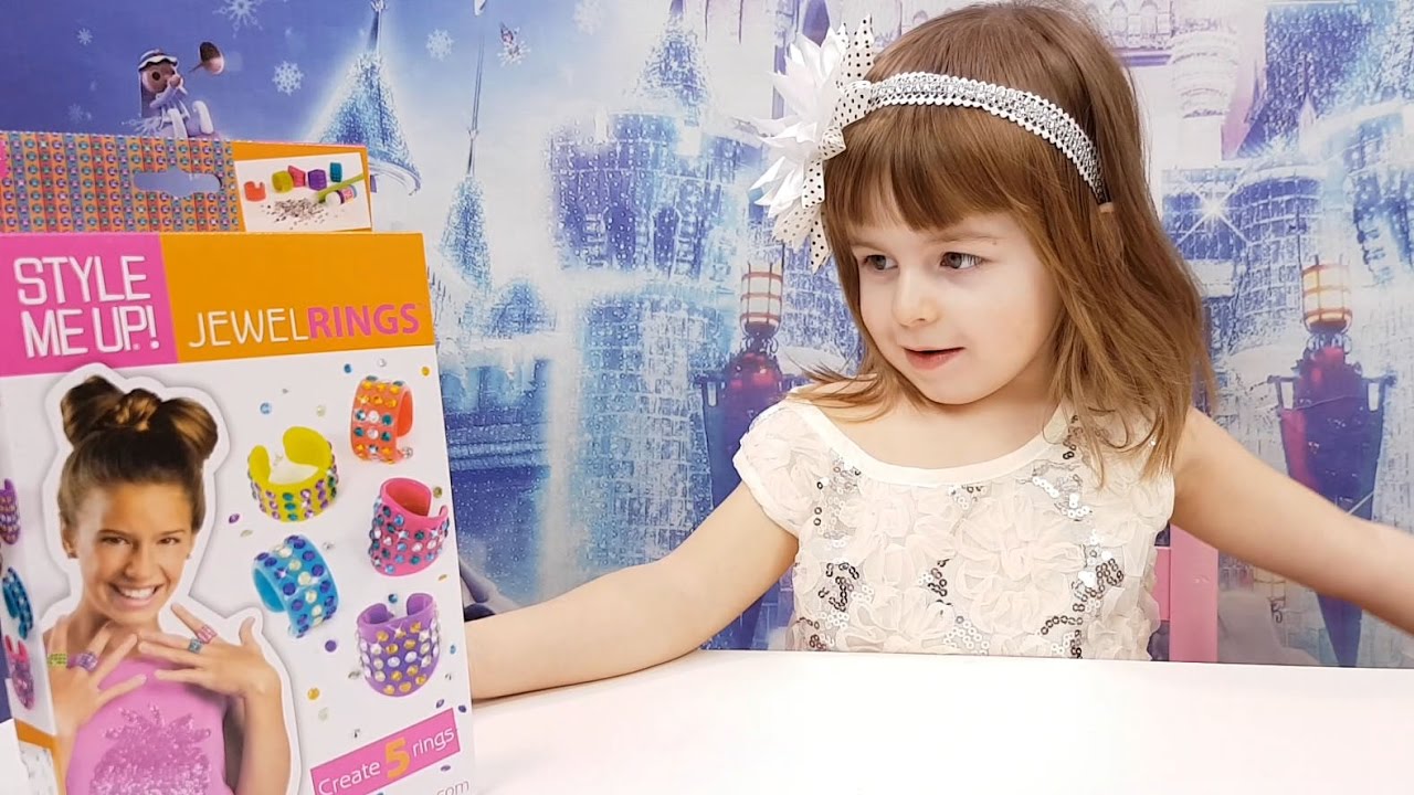 Ukrasheniya-dlya-devochek.-Delaem-kolechki-so-sverkayushhimi-vstavkami.-Video-dlya-detej.-DIY-STYLE-ME-UP