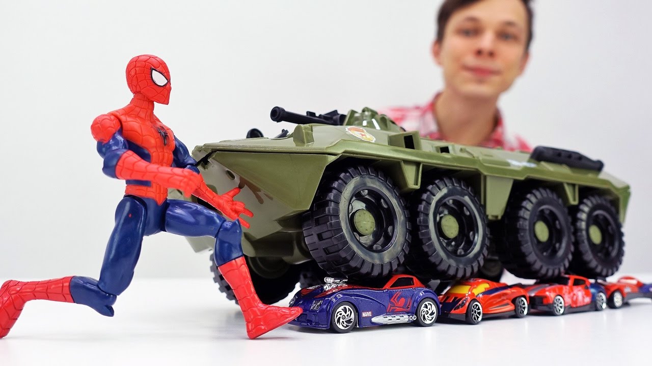 Video-dlya-detej-Supergeroi.-CHelovekPauk-protiv-Dzhokera-vernyom-mashinki-Papa-Tajm