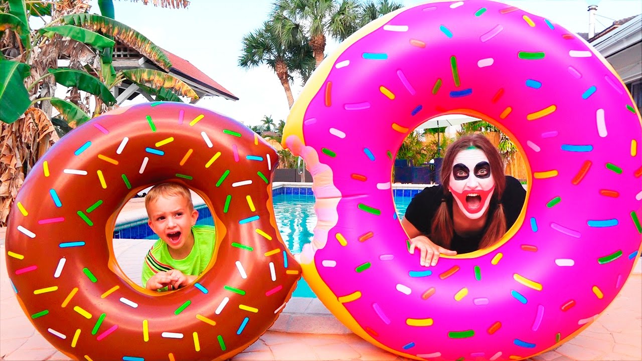 Deti-protiv-Dzhokera-Bitva-Edoj-v-bassejne-Bad-Kids-vs-Joker-Real-Food-Fight-Crazy-Pool-Party