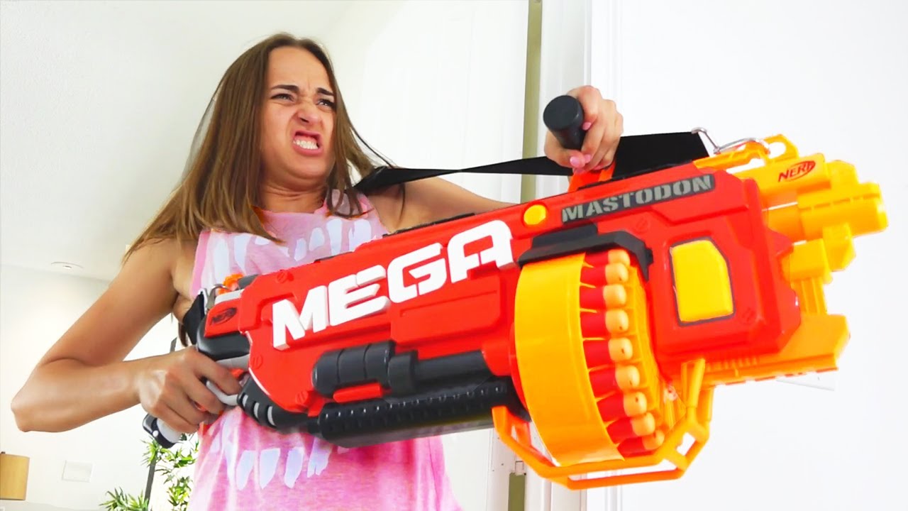 NERF-WAR-FOR-SURVIVAL-JOKER-vs-ZOMBIE-Nerf-Vojna-za-Vyzhivanie