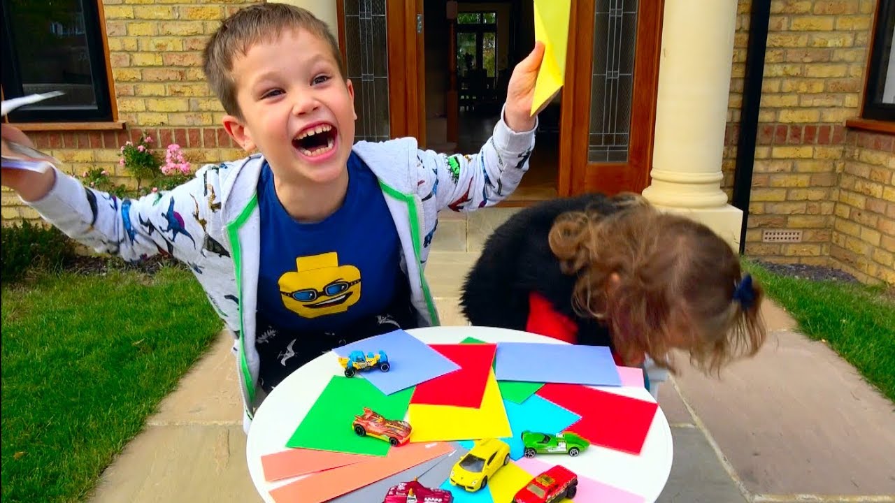 APPLE-Store-NIKE-i-VANS-CHELLENDZH-na-vse-DENGI-Malchiki-protiv-Devochek-Fun-Games-Challenge