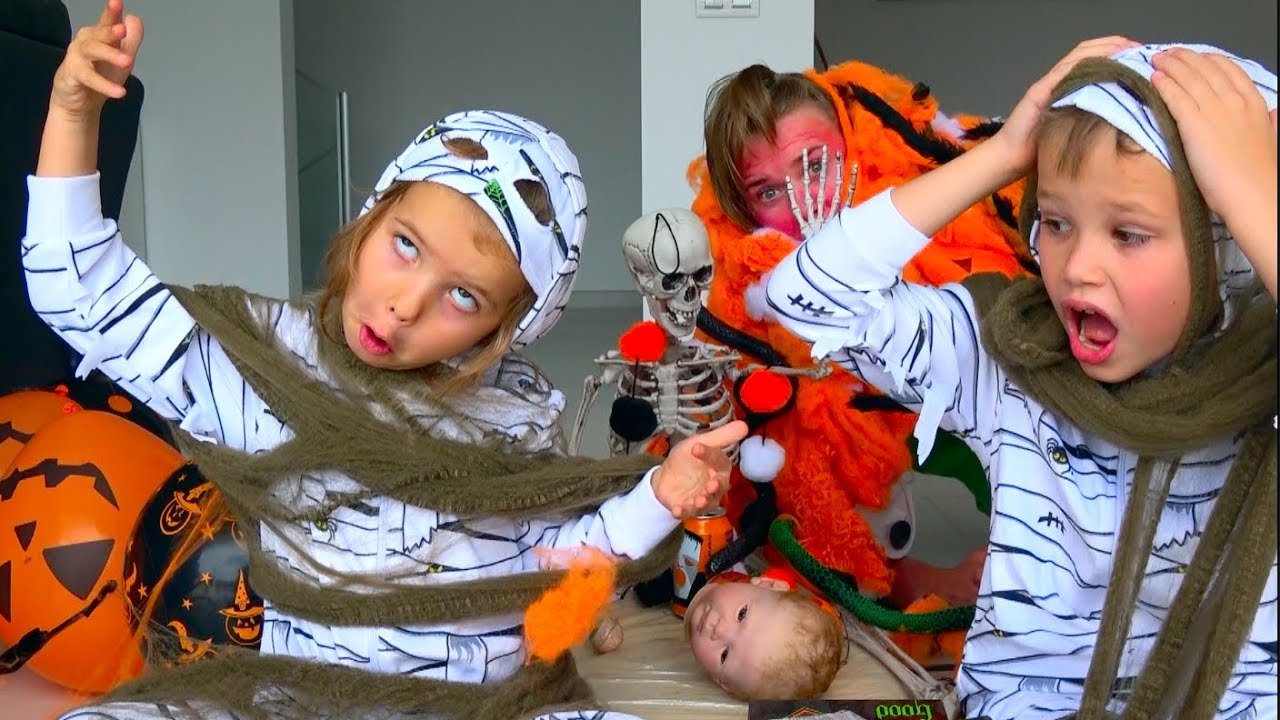 Bad-HALLOWEEN-Strashilki-Konfety-i-sladosti-V-TEMNOM-DOME-KTO-SLOVIL-detej-Kids-Giant-CANDY-HUNT