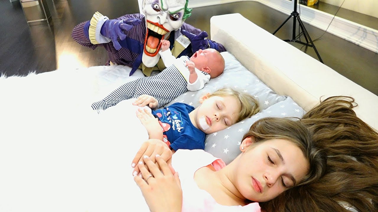 DETI-NE-ZAKRYLI-DVER-NOCHYU-ODNI-DOMA-Dlya-Detej-Funny-For-Kids-Children