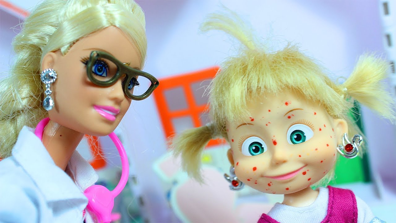 Multik-Masha-i-Medved.-Masha-zabolela-vetryankoj-i-zarazila-Svinku-Peppu-Doktor-Barbi-lechit