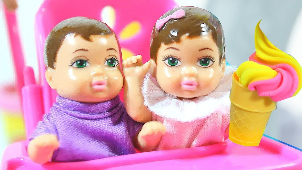 Plej-Do-Morozhennoe-Video-s-Robokar-Poli-Pupsiki-i-igrovoj-nabor-Morozhennoe-Igrushki-Dlya-detej