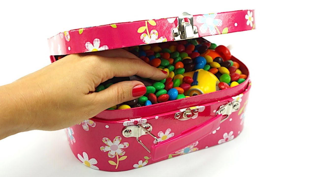 Raspakovyvaem-syurprizy-i-ishhem-igrushki-Syurprizy-i-igrushki-dlya-detei-Detskii-kanal-Igrushkin-TV