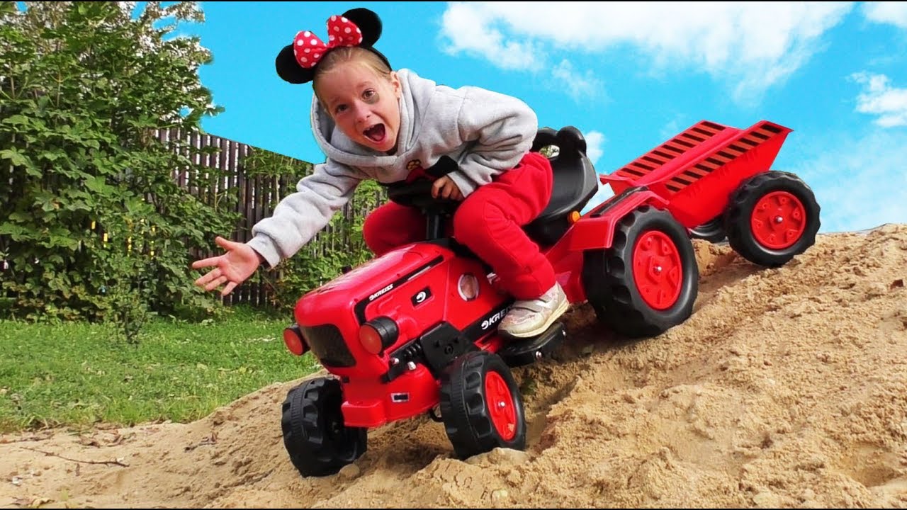 Srying-Babies-Accident-Bad-baby-Playing-Colored-Cars-Bitva-za-Mashinki-Songs-Learn-Colors-kids