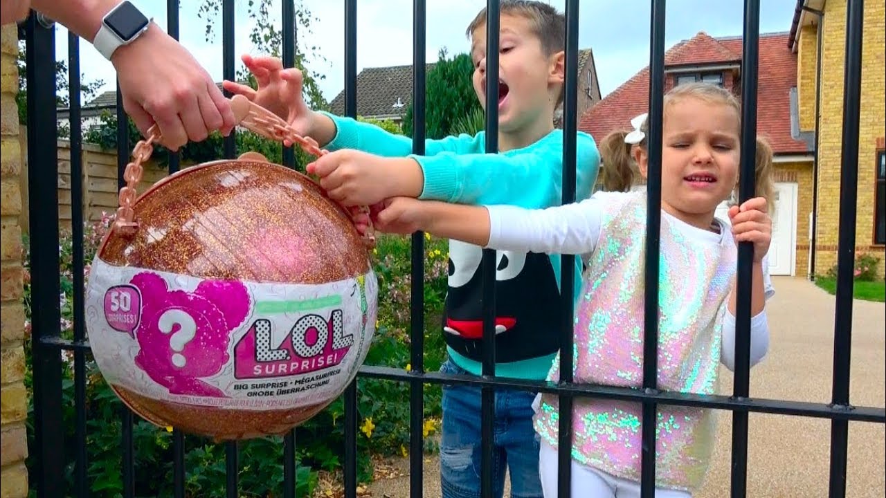 Toy-Hunt-Challenge-5-za-5-Samyj-klevyj-CHELLENDZH-na-skorost-Malchiki-protiv-Devochek-Igrushki