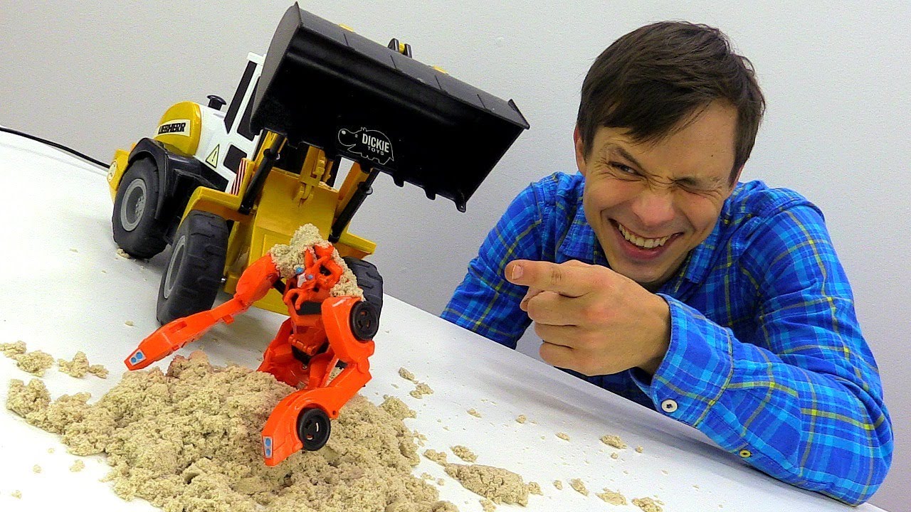 Video-dlya-malchikov-DESEPTIKON-pomogaet-Fyodoru-Bolshie-MASHINKI-na-Tehosmotre-Igry-Transformery