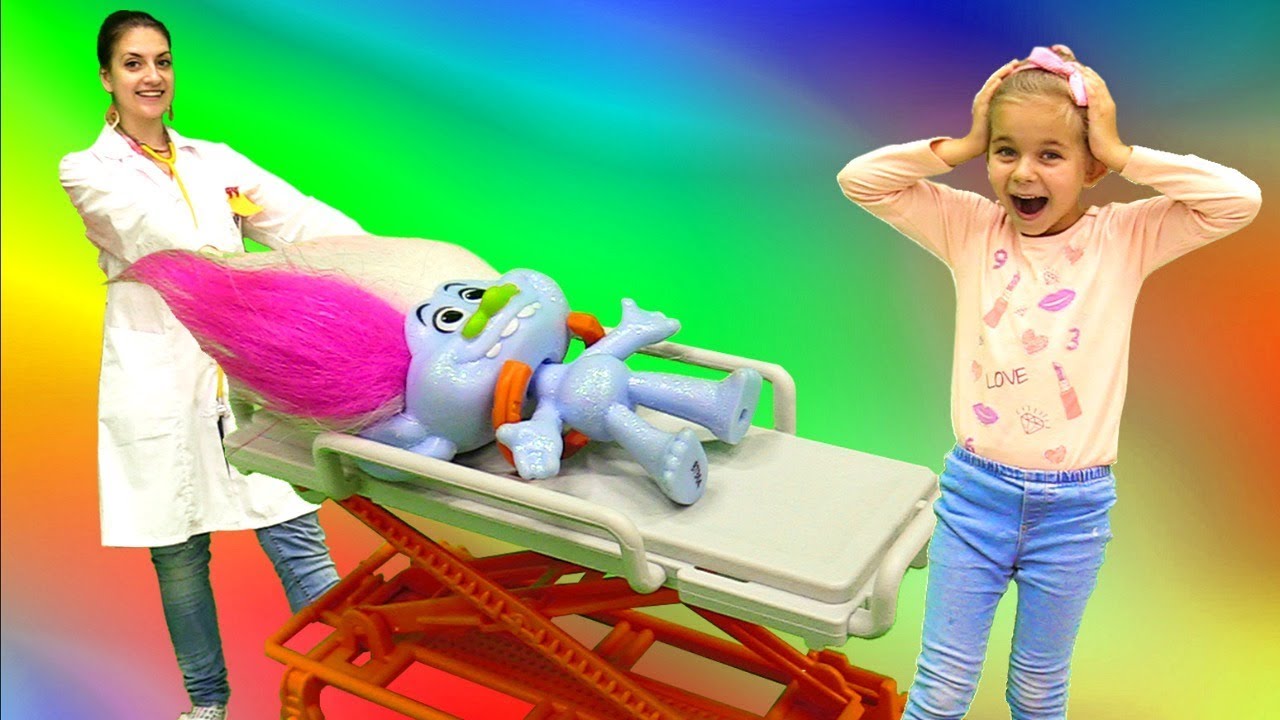 Video-igrushki-Trolli-Skoraya-Pomoshh-dlya-Almazika-Bolnitsa-Igra-dlya-detej.-Lechim-igrushki