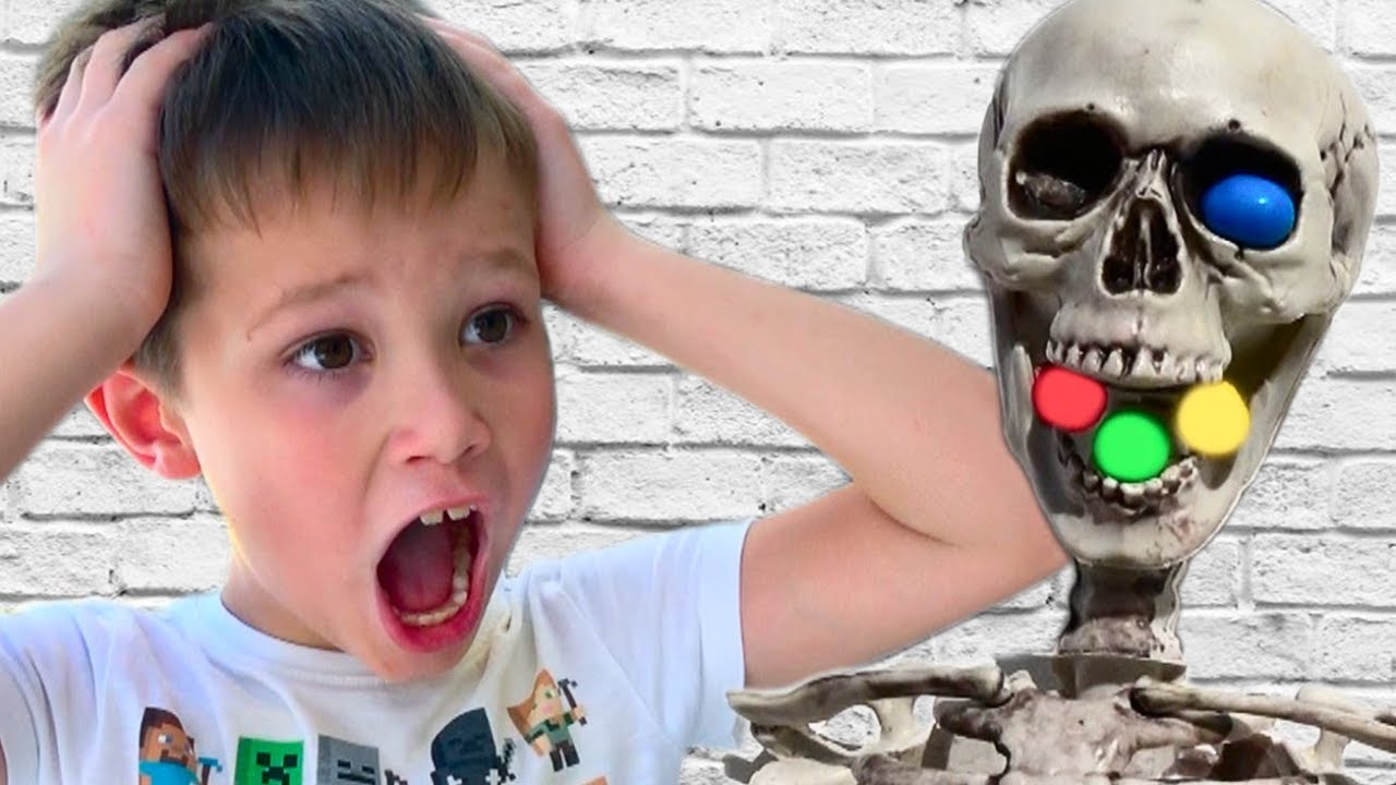 Bad-HALLOWEEN-Strashilki-Konfety-i-sladosti-V-TEMNOM-DOME-KTO-SLOVIL-detej-Kids-Giant-CANDY-HUNT