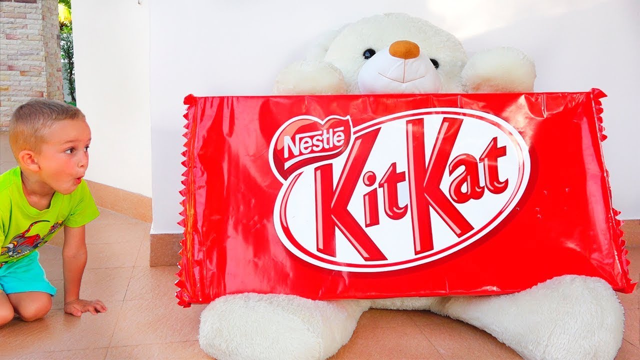 Bad-kids-Giant-Chocolate-Candy-Accident-Johny-Johny-Yes-Papa-Nursery-Rhymes-Song-for-Children