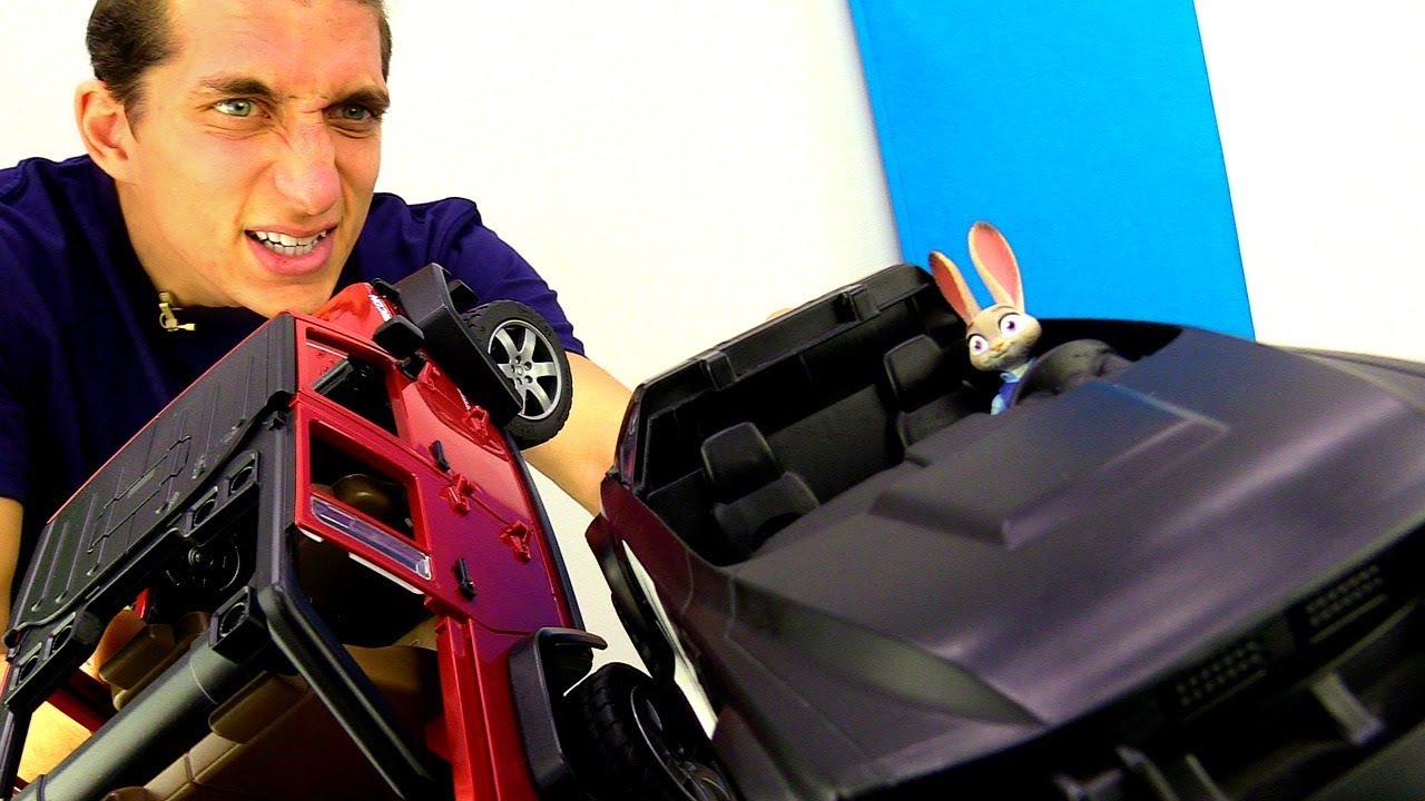 Igry-dlya-detej-CHto-sluchilos-v-ZVEROPOLIS-Pogonya-na-Politsejskoj-Mashinke-Video-igrushki-NikiDzhudi