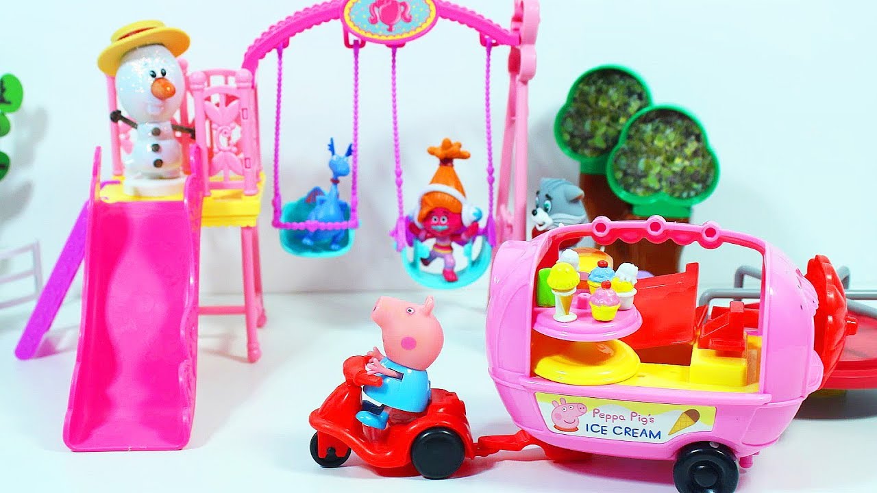 Svinka-Peppa-i-Furgonchik-s-morozhennym-Igraem-Na-Detskoj-ploshhadke-Igrushki-dlya-detej