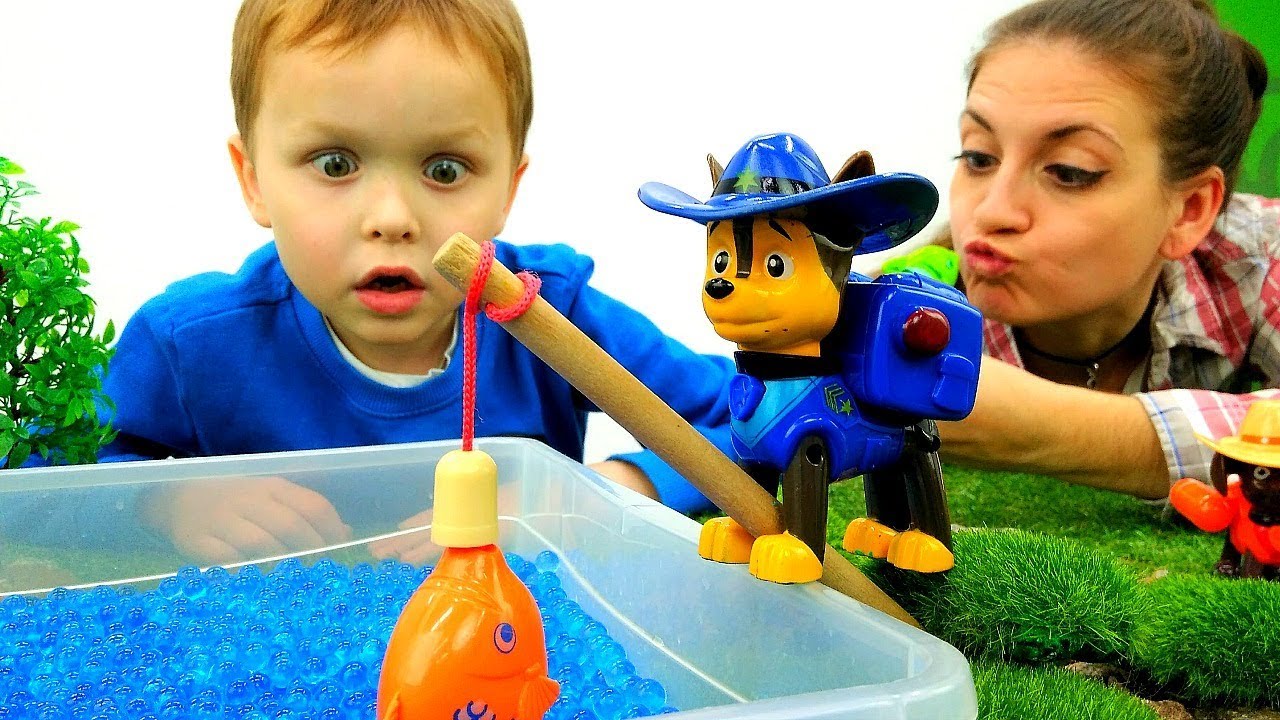 Video-dlya-detej-Vse-na-RYBALKU-SHHenyachijPATRUL-v-pohode-Detskie-igry-rybalka-Igrushki-Patrul