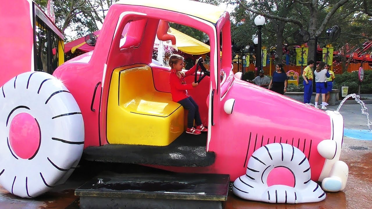 Funny-Outdoor-playground-for-Kids-Family-Fun-Childrens-Amusement-Park-Kids-Playing-in-the-Park