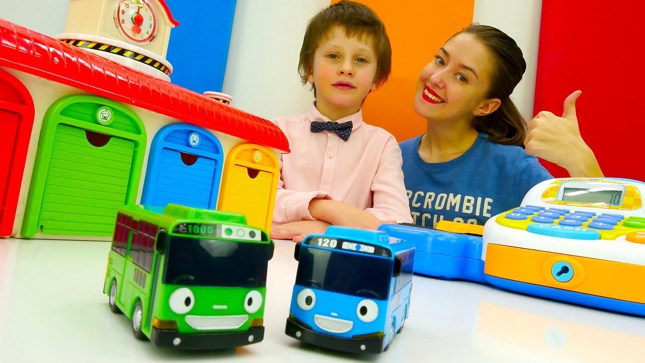 Malenkij-Avtobus-Tajo-pokupaem-detali-dlya-novoj-trassy