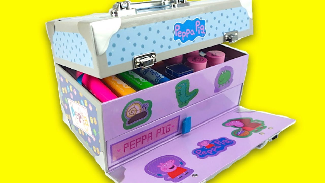 Svinka-Peppa-korobka-s-razvlecheniyami-dlya-detei-Raskraski-naklei-ki-flomastery-Svinka-Peppa