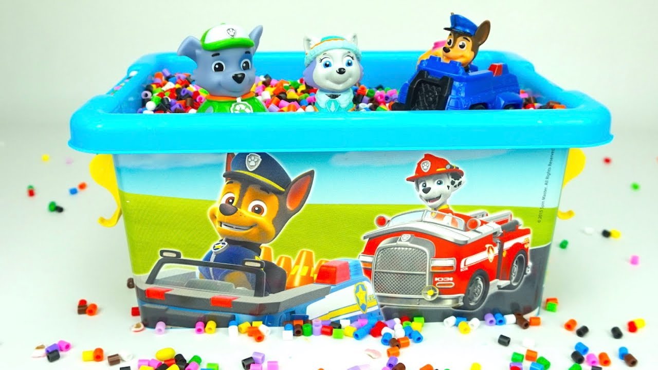 Syurprizy-shhenyachii-patrul-svinka-peppa-super-krylya-Otkryvaem-syurprizy-i-igrushki