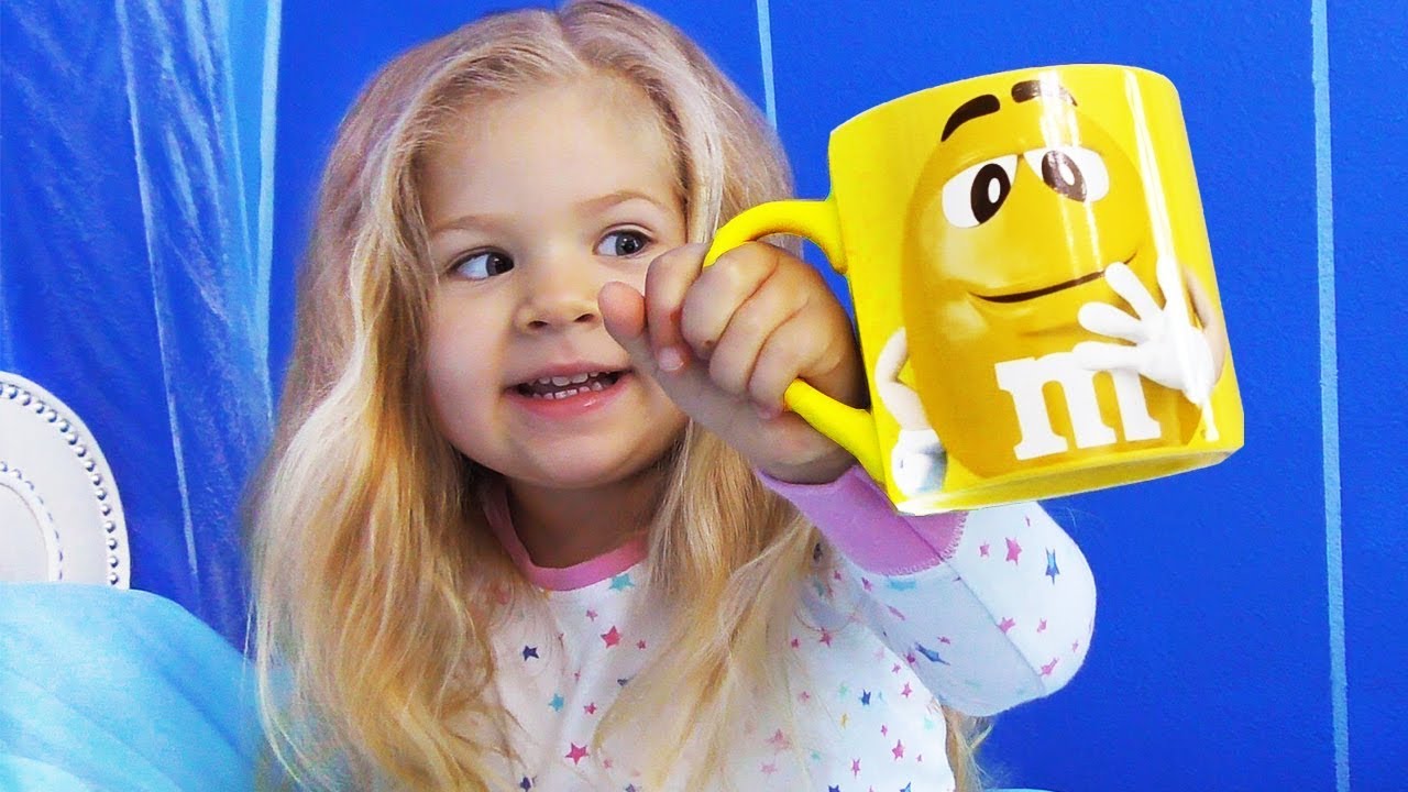 VLOG-Podarki-pod-podushkoj-Rome-i-Diane-ot-Svyatogo-Nikolaya-Video-dlya-detej-Video-for-children